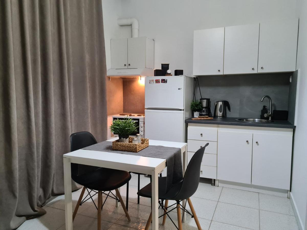 Apartment In The Heart Of The City 3 Lárisa Eksteriør bilde